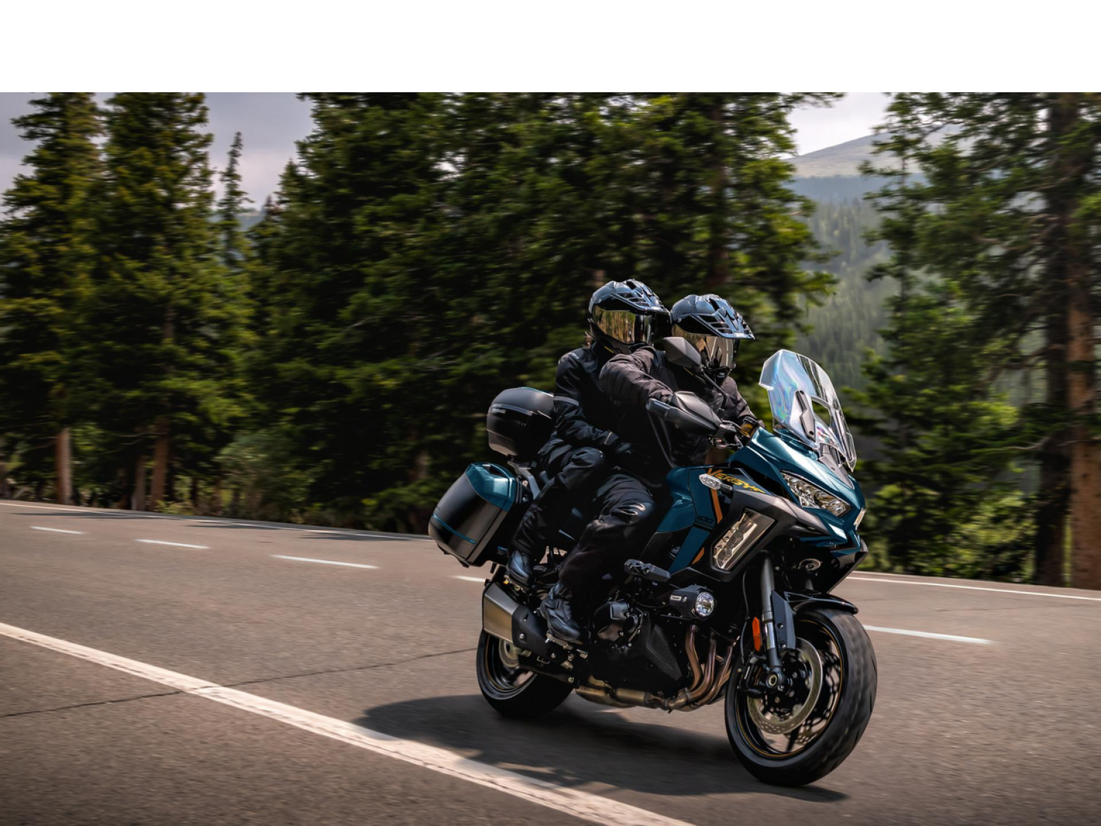 Мотоцикл KAWASAKI Versus 1100 SE (Metallic Deep Blue / Metallic Diablo Black) 2026